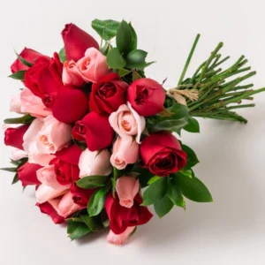 Buquê com 32 Rosas de Duas Cores