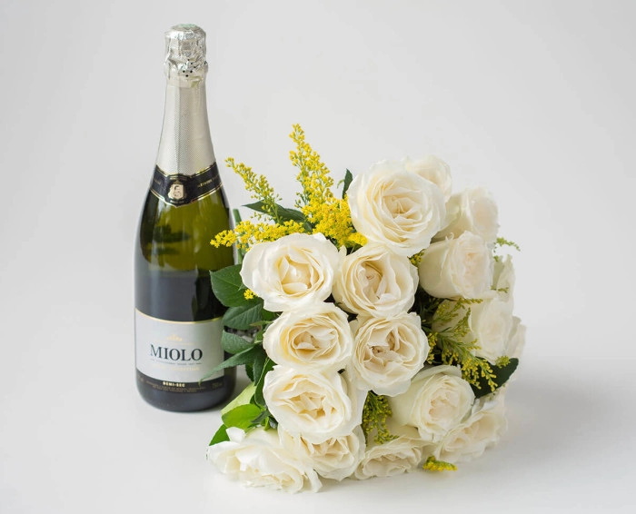 Buquê de 18 Rosas Brancas